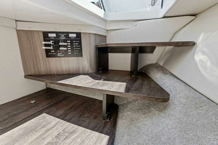33ft Regal Yacht For Sale
