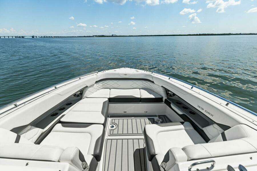 33ft Regal Yacht For Sale