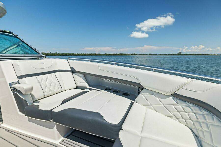 33ft Regal Yacht For Sale
