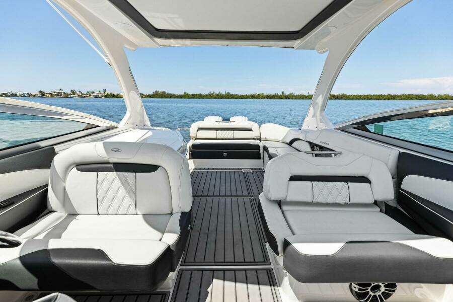 33ft Regal Yacht For Sale