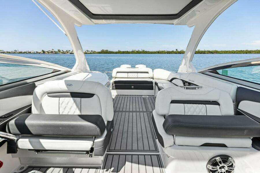 33ft Regal Yacht For Sale