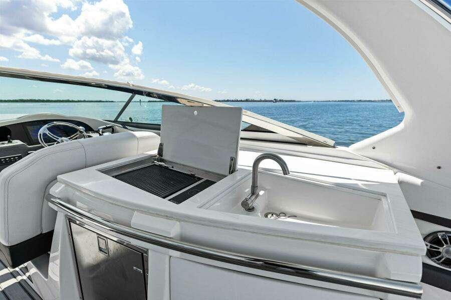 33ft Regal Yacht For Sale