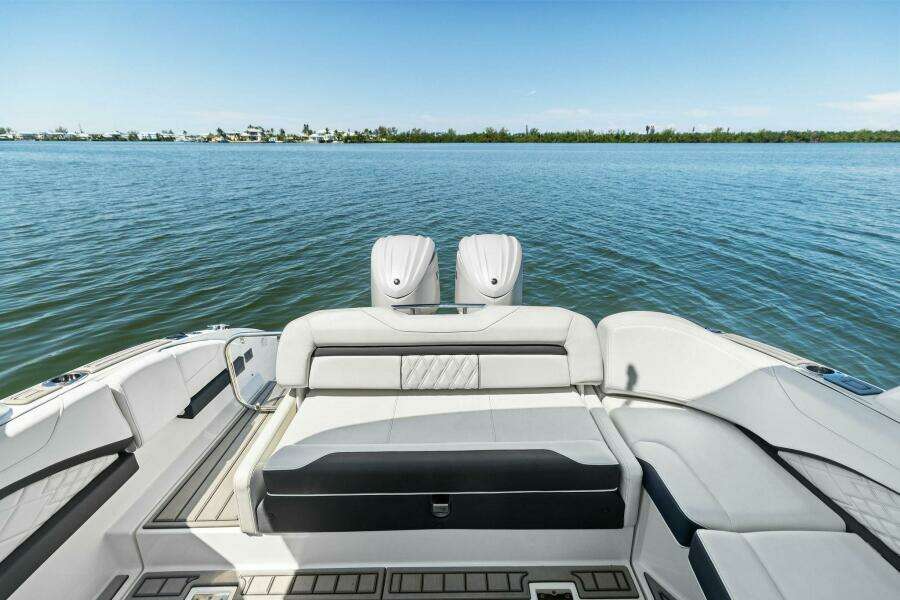 33ft Regal Yacht For Sale