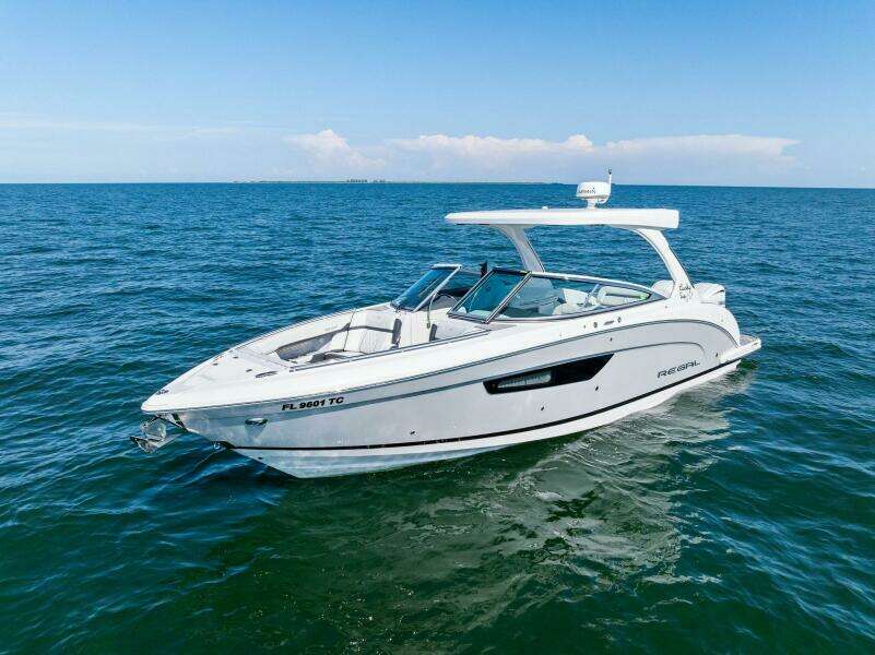 33ft Regal Yacht For Sale