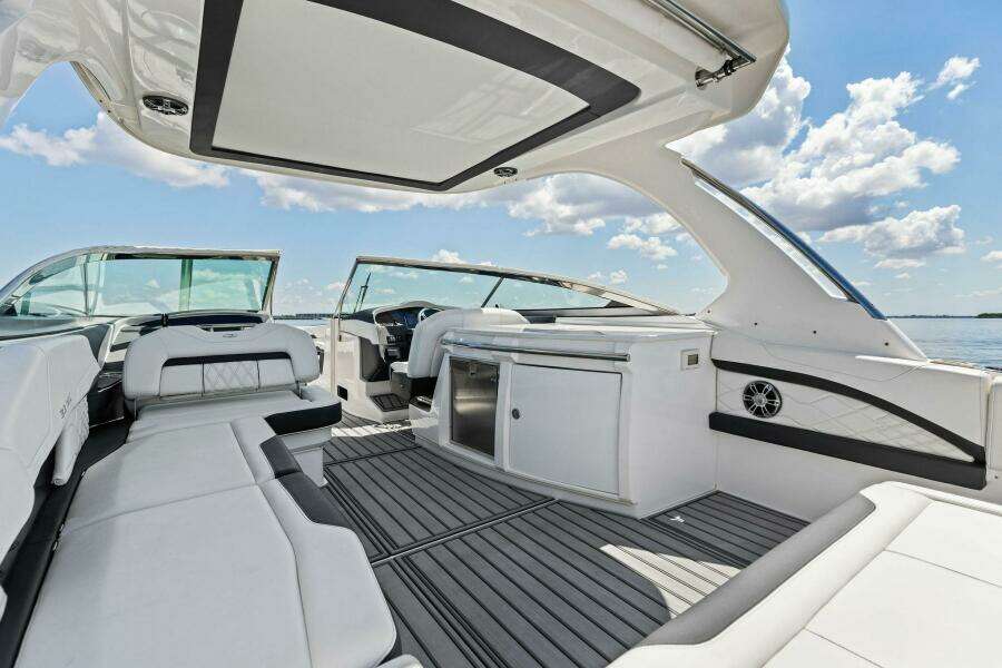 33ft Regal Yacht For Sale