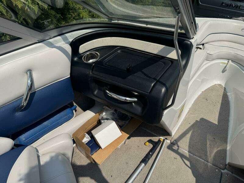 18ft Crownline Yacht For Sale