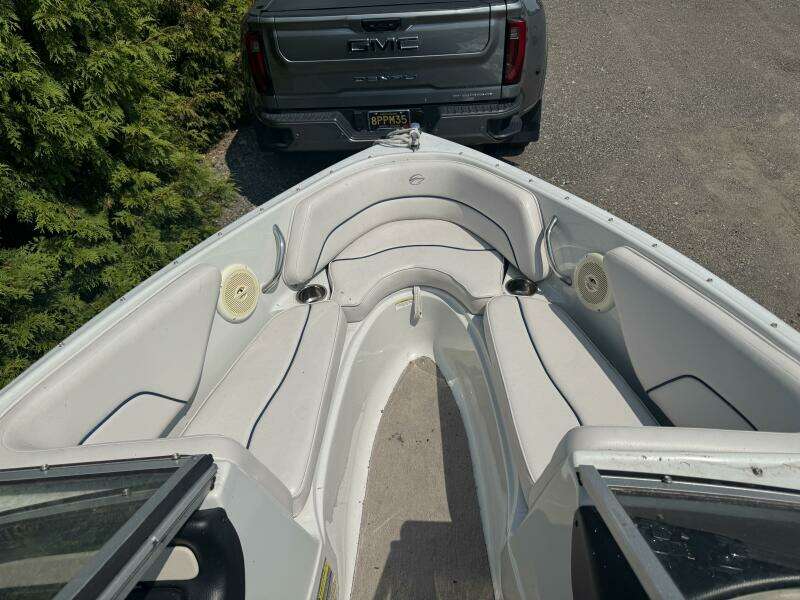 18ft Crownline Yacht For Sale