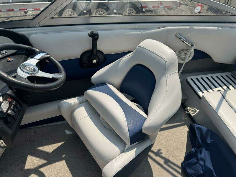 18ft Crownline Yacht For Sale