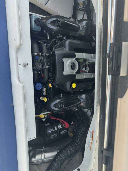 18ft Crownline Yacht For Sale