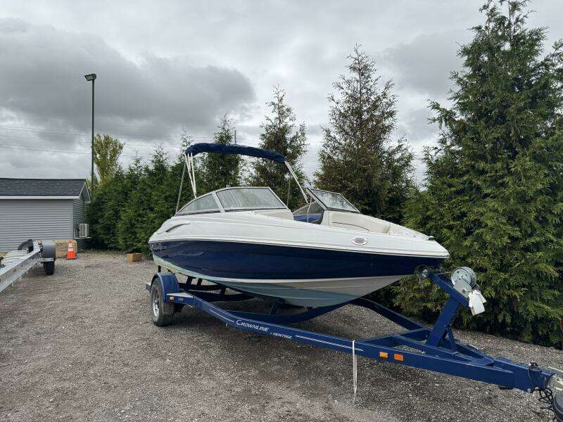 18ft Crownline Yacht For Sale