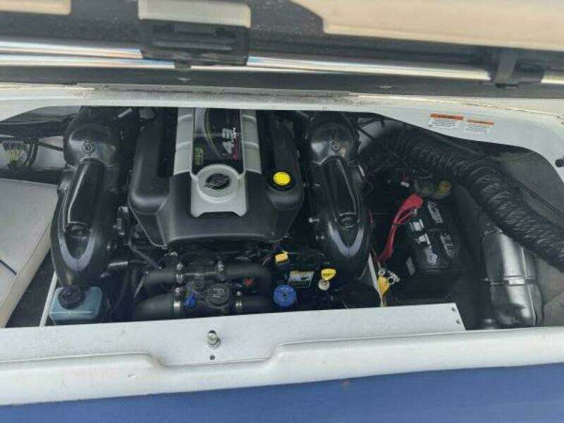 18ft Crownline Yacht For Sale