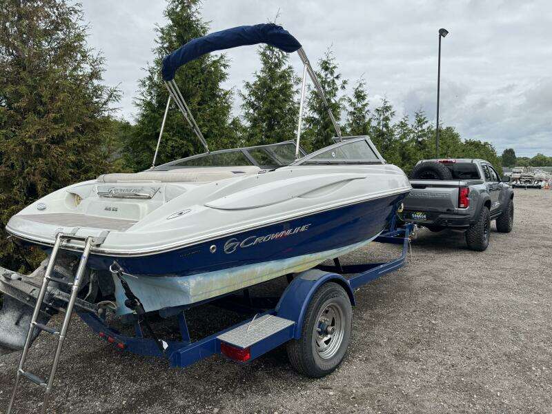 18ft Crownline Yacht For Sale