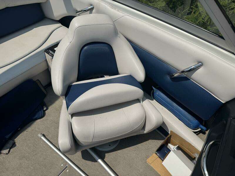 18ft Crownline Yacht For Sale