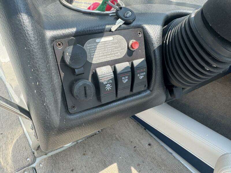 18ft Crownline Yacht For Sale