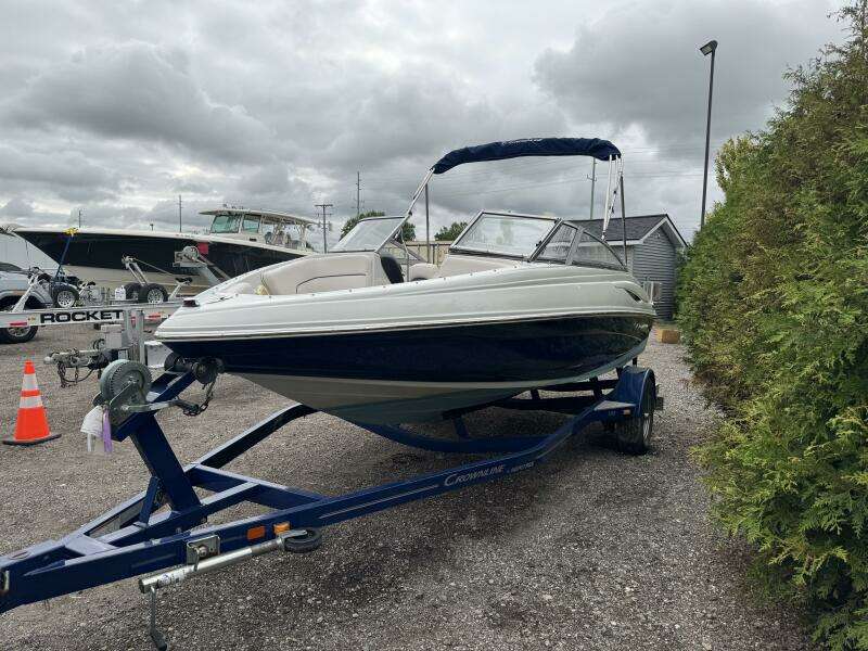 18ft Crownline Yacht For Sale