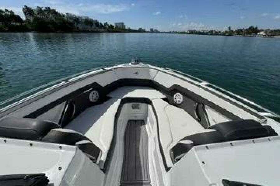 27ft Monterey Yacht For Sale