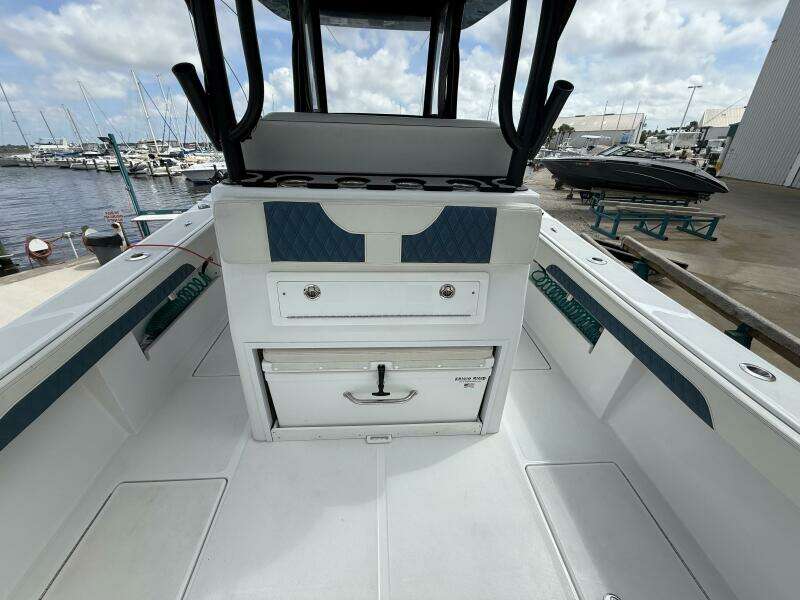 33ft Front Runner Yacht For Sale