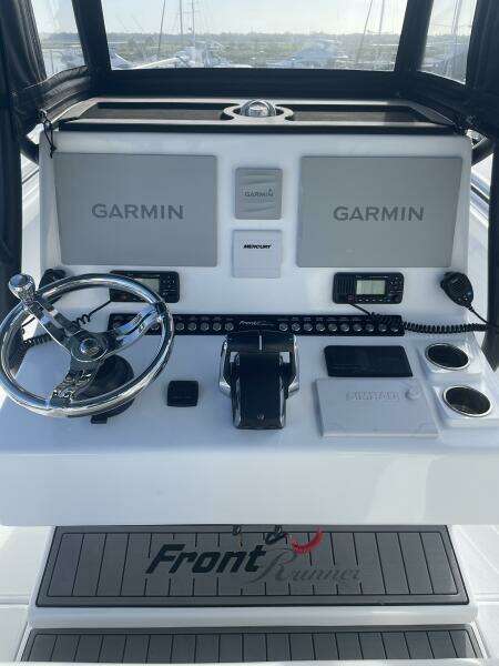 33ft Front Runner Yacht For Sale