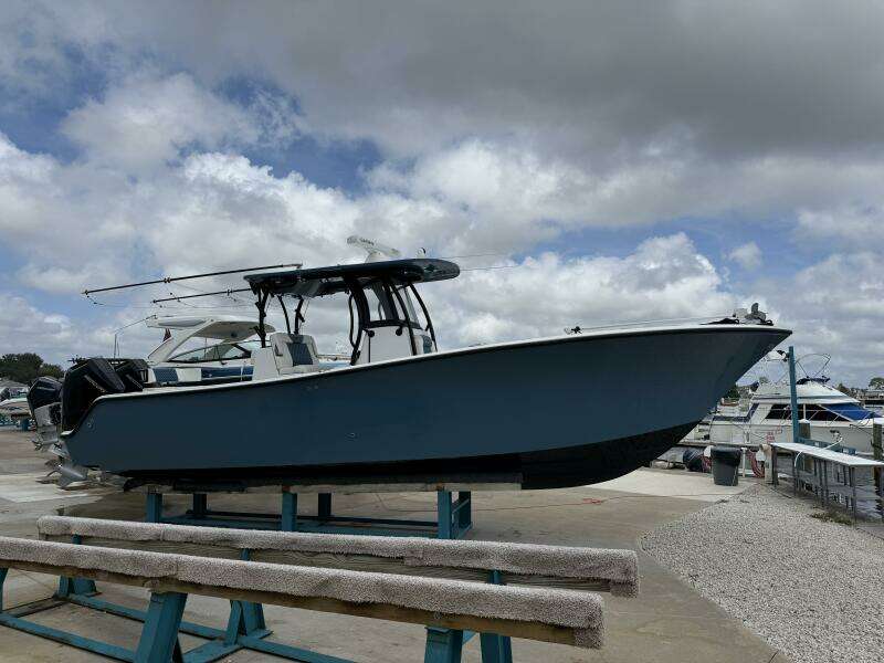 33ft Front Runner Yacht For Sale