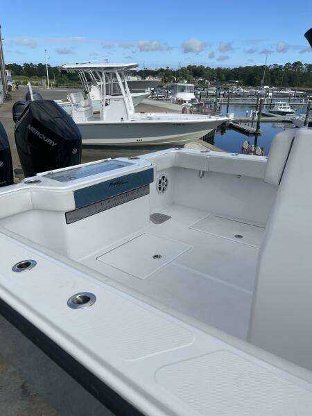 33ft Front Runner Yacht For Sale