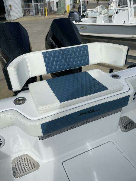 33ft Front Runner Yacht For Sale