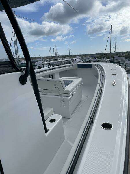 33ft Front Runner Yacht For Sale