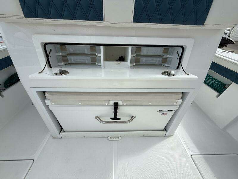 33ft Front Runner Yacht For Sale
