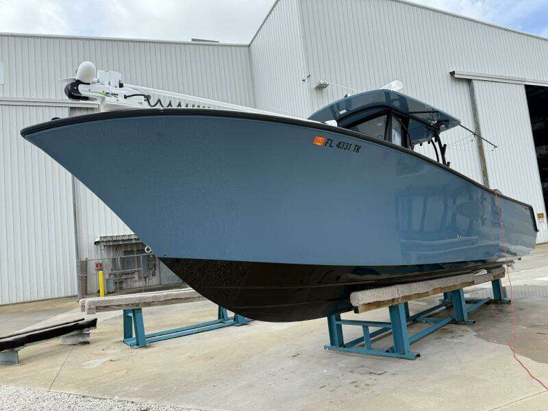 33ft Front Runner Yacht For Sale