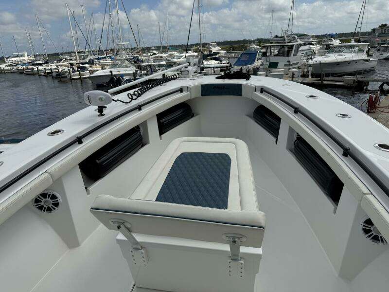 33ft Front Runner Yacht For Sale
