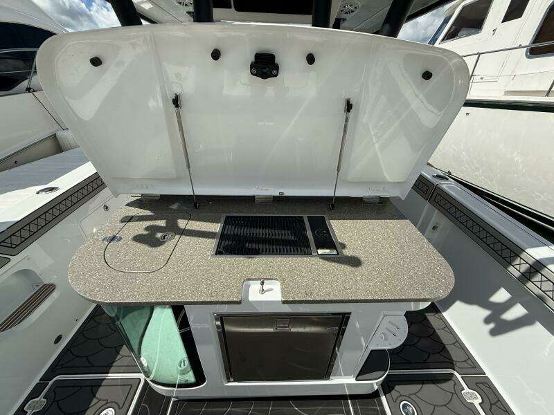 35ft Wellcraft Yacht For Sale