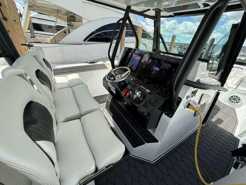 35ft Wellcraft Yacht For Sale