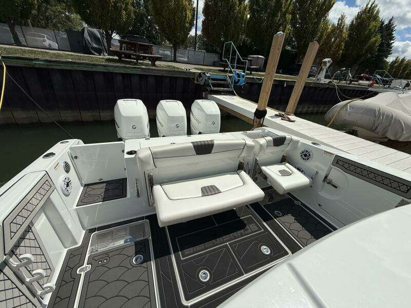 35ft Wellcraft Yacht For Sale