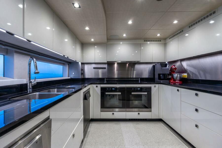 116' 2020 Sunseeker Sunseeker 116 Yacht