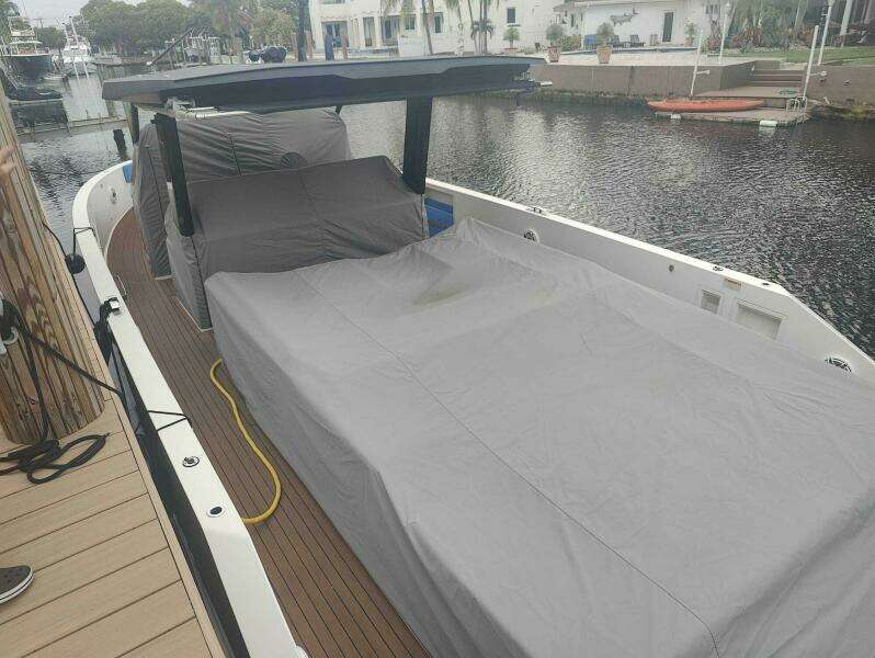 42ft De Antonio Yacht For Sale