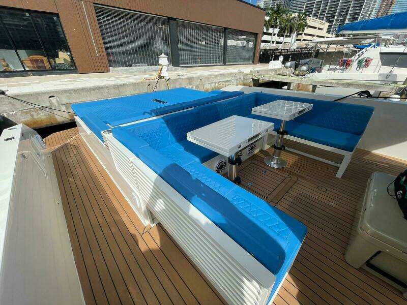 42ft De Antonio Yacht For Sale