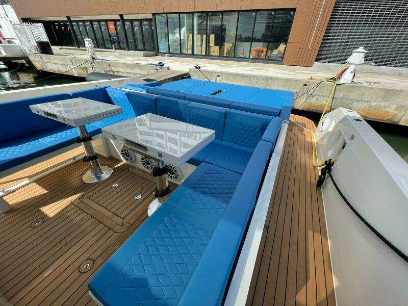 42ft De Antonio Yacht For Sale