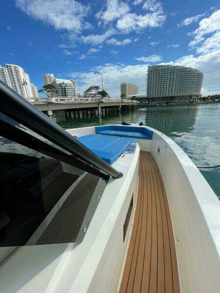 42ft De Antonio Yacht For Sale