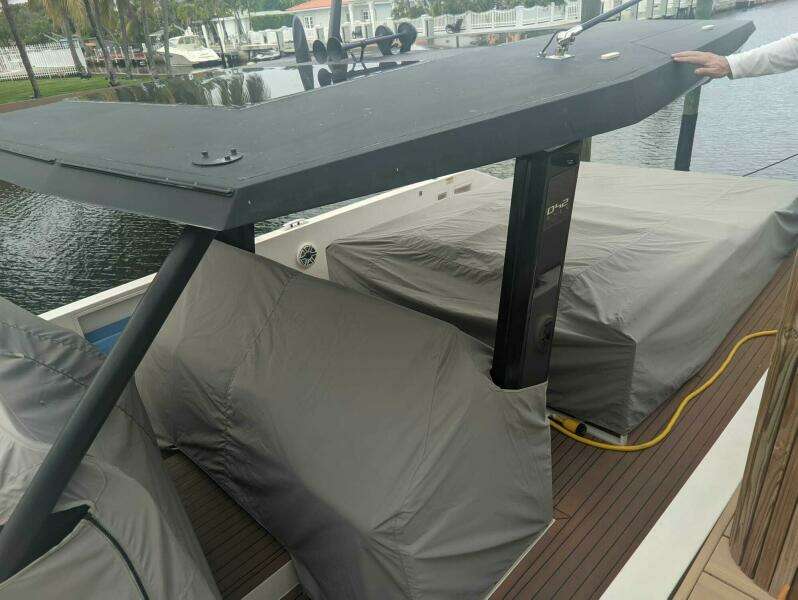 42ft De Antonio Yacht For Sale