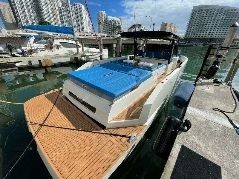 42ft De Antonio Yacht For Sale