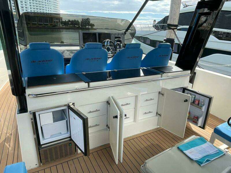 42ft De Antonio Yacht For Sale