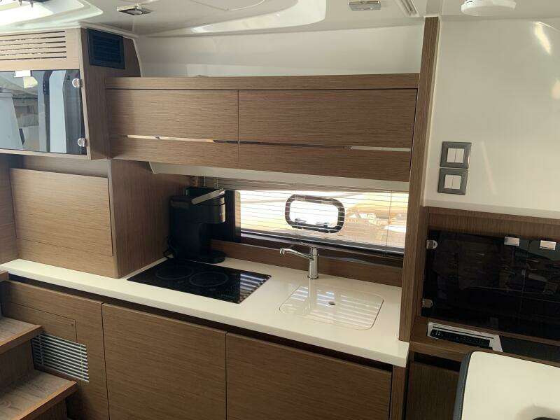40ft Jeanneau Yacht For Sale