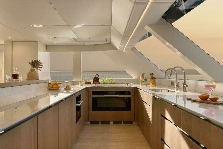 PETITE BELLE 100ft SUNREEF YACHTS Yacht For Sale