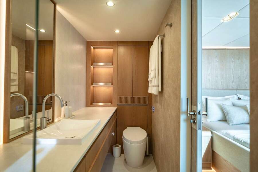 PETITE BELLE 100ft SUNREEF YACHTS Yacht For Sale