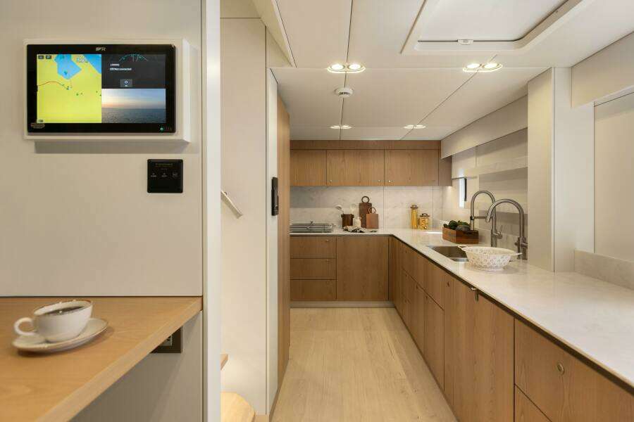PETITE BELLE 100ft SUNREEF YACHTS Yacht For Sale