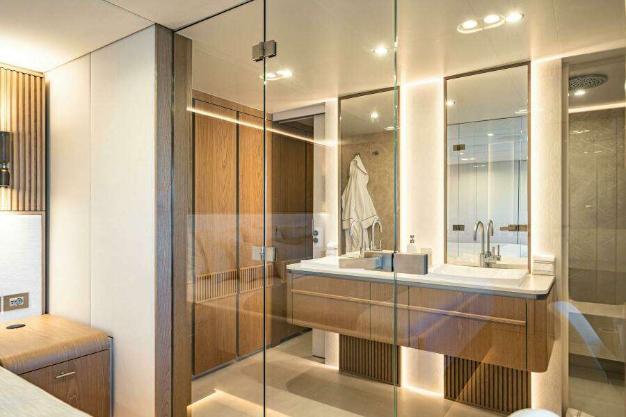 PETITE BELLE 100ft SUNREEF YACHTS Yacht For Sale