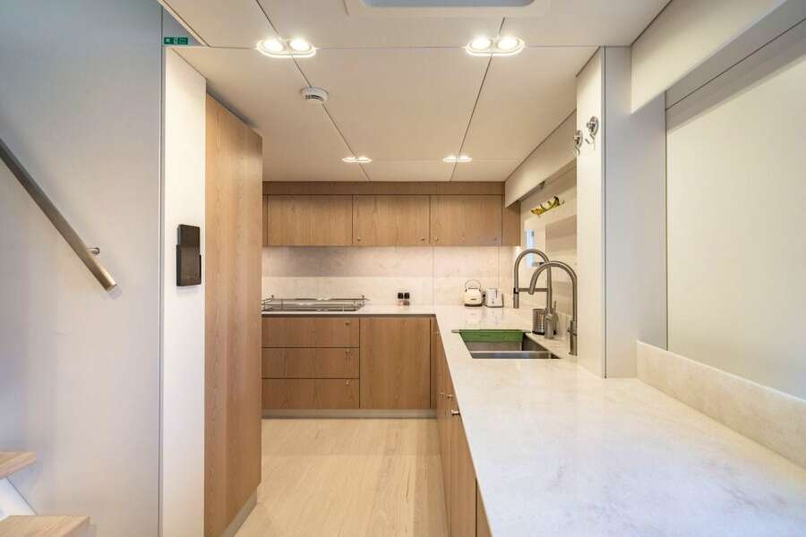 PETITE BELLE 100ft SUNREEF YACHTS Yacht For Sale