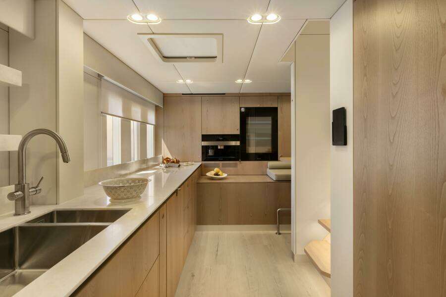 PETITE BELLE 100ft SUNREEF YACHTS Yacht For Sale