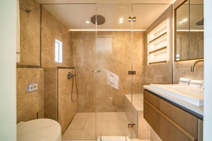 PETITE BELLE 100ft SUNREEF YACHTS Yacht For Sale