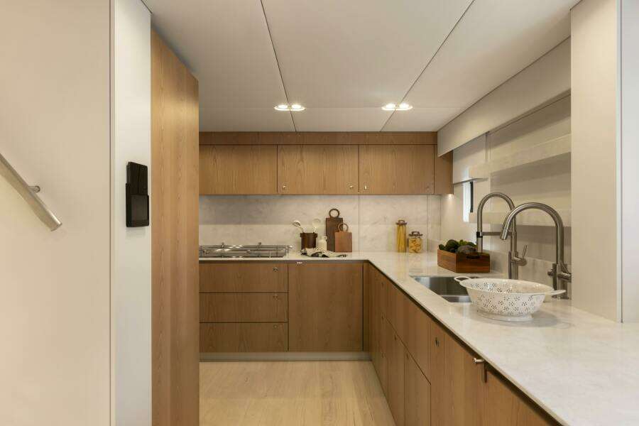 PETITE BELLE 100ft SUNREEF YACHTS Yacht For Sale