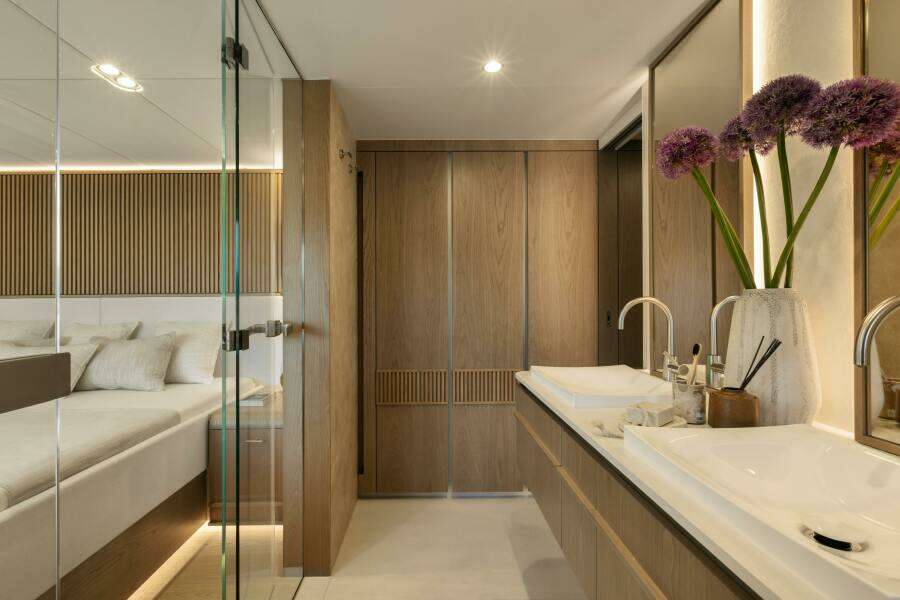 PETITE BELLE 100ft SUNREEF YACHTS Yacht For Sale